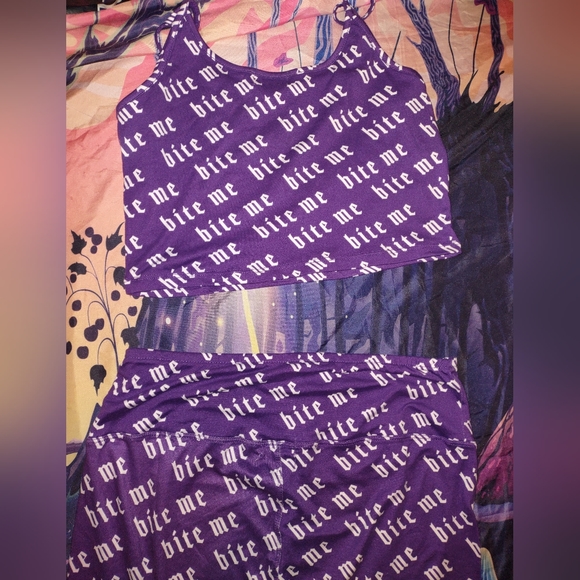 Bite Me Vampire Athletic Apparel set - Picture 15 of 15